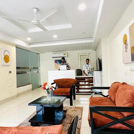 Bluo Studio2 Golf Course Road - Gym, Terrace Garden Gurgaon Exterior photo