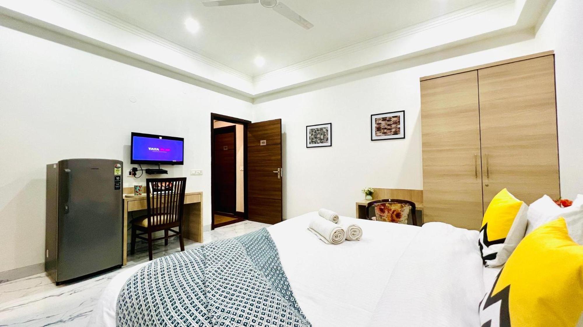 Bluo Studio2 Golf Course Road - Gym, Terrace Garden Gurgaon Exterior photo